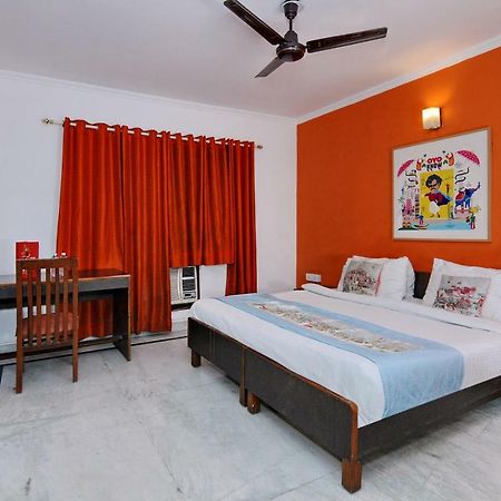 Oyo Flagship 592 Hauz Khas Village Neu-Delhi Exterior foto