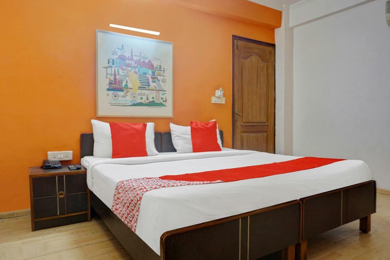 Oyo Flagship 592 Hauz Khas Village Neu-Delhi Exterior foto
